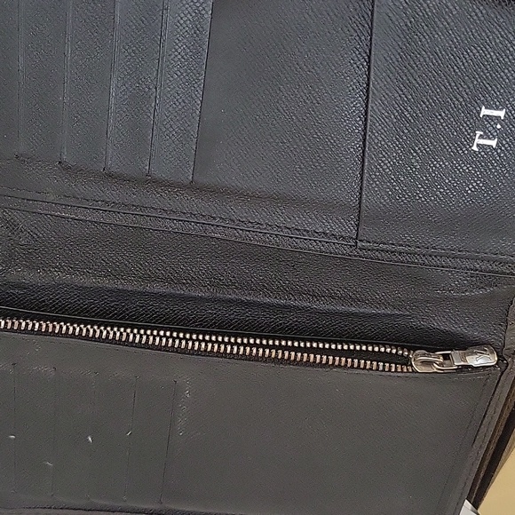 AUTHENTIC LOUIS VUITTON WALLET - Picture 6 of 9